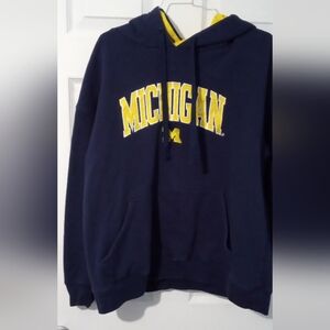 Section 101 Vintage Michigan Wolverines embroidered logo hoodie size XL